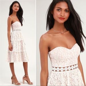 Lulu’s || Adorn Tiered Lace Midi Dress White Ivory Medium NWT Wedding Bride